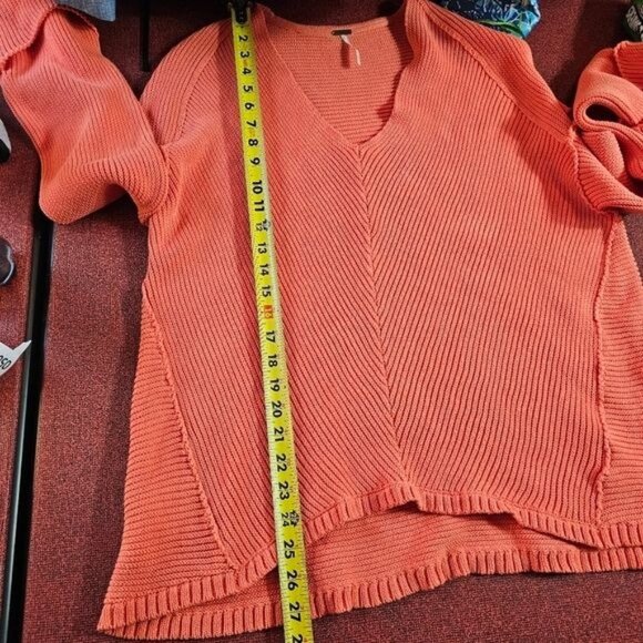 Free People La Brea V-Neck Sweater S Orange Oversized Reverse Seam Asymmetrical - Picture 9 of 12